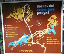 Mapa Bozkosvských dolomitových jeskyní s popisem jednotlivých částí